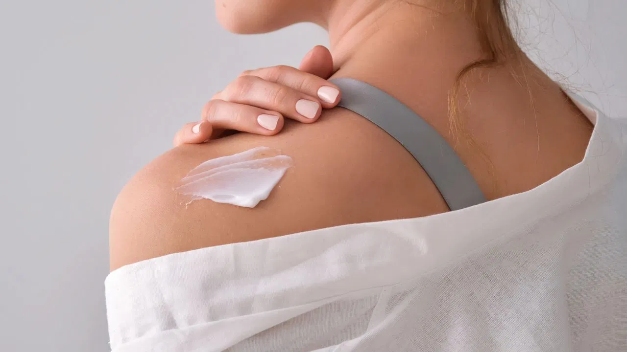 स्किन पर सनस्क्रीन न लगाने से क्या समस्याएं हो सकती हैं? एक्सपर्ट से जानें