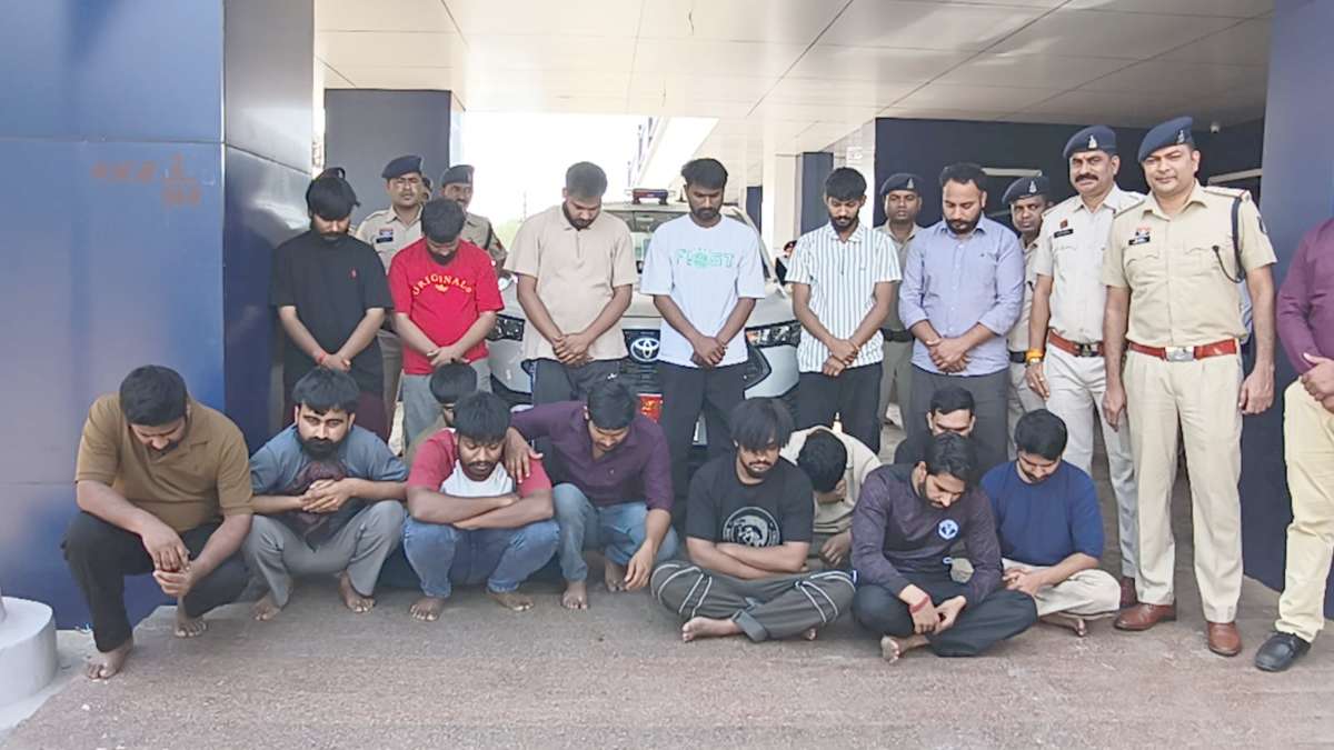 IPL सट्टे का देशव्यापी सिंडिकेट बेनकाब: छत्तीसगढ़ से हिमाचल तक फैले ऑनलाइन जाल पर पुलिस का बड़ा प्रहार, 16 गिरफ्तार, 50 लाख के गैजेट्स जब्त