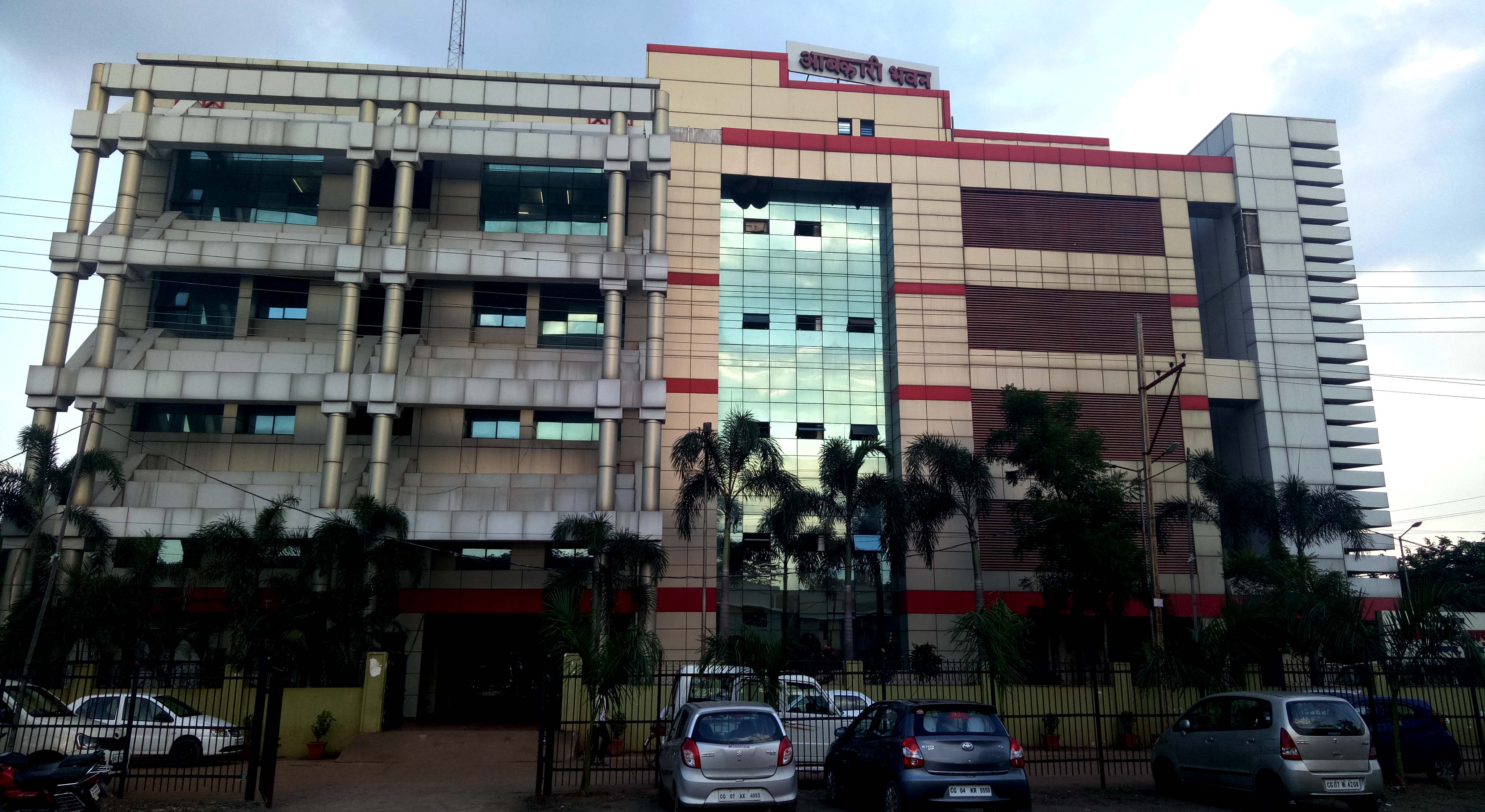 दागी कंपनी पर आबकारी विभाग की मेहरबानी मध्य प्रदेश में लाइसेंस सस्पेंड छत्तीसगढ़ में मिला शराब सप्लाई का ठेका