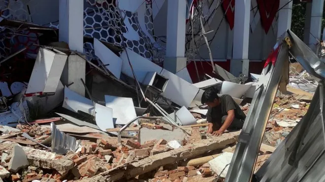 इंडोनेशिया में तेज भूकंप के बाद सुनामी अलर्ट: इमारतें क्षतिग्रस्त, एक की मौत, कई देशों में सतर्कता