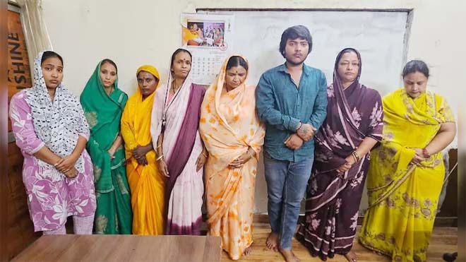 लग्जरी कार में घूमती ‘लेडी गैंग’ का खुलासा: भीड़ में सेकेंडों में उड़ाती थी सोने की चेन, रायपुर पुलिस ने अंतरराज्यीय स्नेचिंग नेटवर्क का किया भंडाफोड़