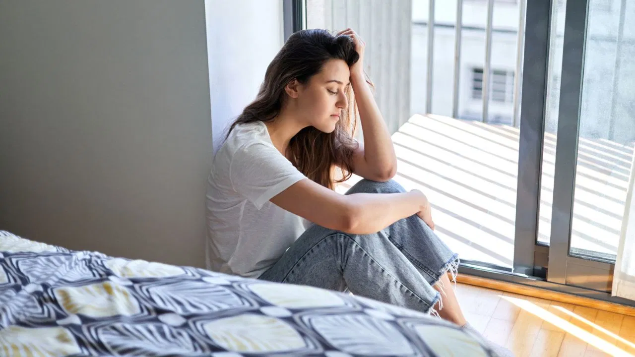 ज्यादा सोचने से कौन सी बीमारियां हो सकती हैं? एक्सपर्ट से जानें