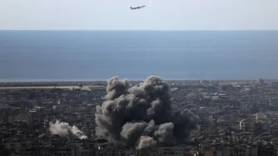 Hormuz Strait Attack: ईरान के बंदर खमीर पर अमेरिका-इजरायल का हमला, 5 की मौत, मिडिल ईस्ट में बढ़ा तनाव