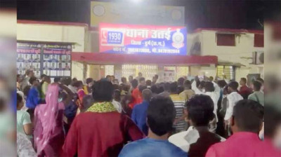 मासूमियत पर हैवानियत: 5 साल की बच्ची से दरिंदगी के बाद बोरी में फेंका, दुर्ग में उबाल, आरोपी पड़ोसी पर भड़के ग्रामीणों ने थाने का किया घेराव