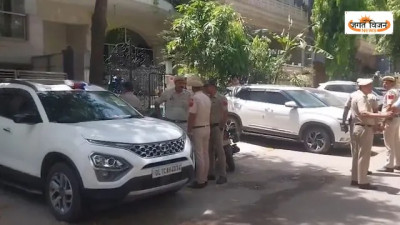 Delhi में IRS अधिकारी की बेटी की रेप के बाद हत्या, चार्जर के तार से गला घोंटने की आशंका, जांच में जुटी पुलिस