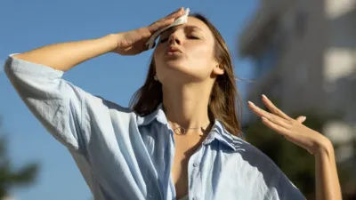 Heat Stroke: बढ़ती गर्मी में हीट स्ट्रोक का खतरा, क्या होते हैं लक्षण, कैसे करें बचाव