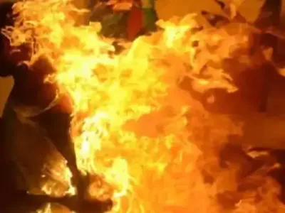 पत्नी को जिंदा जलाकर देखता रहा पति: हाईकोर्ट का सख्त फैसला- ‘मरते इंसान का बयान सबसे बड़ा सबूत’, उम्रकैद की सजा बरकरार