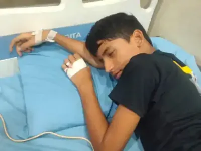 क्लासरूम में क्रूरता की हद: 4 थप्पड़ों ने छीनी बच्चे की सुनने की ताकत, राजनांदगांव में टीचर अरेस्ट