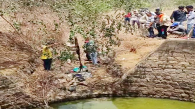 महासमुंद में मर्डर मिस्ट्री: बोरी में बंद युवक का सड़ा-गला शव कुएं से बरामद, पहचान मिटाने के लिए पत्थर से कुचला चेहरा