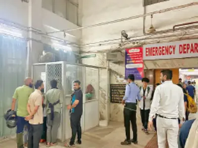 इलाज से पहले औपचारिकता! रायपुर के अंबेडकर अस्पताल में इमरजेंसी सिस्टम फेल, बिना पर्ची इलाज नहीं, उठे बड़े सवाल