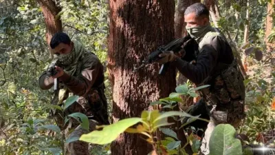 झारखंड के जंगलों में एनकाउंटर: सुरक्षाबलों और माओवादियों में भीषण मुठभेड़, 1 करोड़ के इनामी मिसिरा बेसरा की तलाश तेज