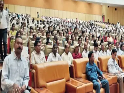 अब आत्मानंद स्कूलों में ‘फ्री एजुकेशन’ नहीं: 9वीं–12वीं के छात्रों से सालाना फीस वसूली का फैसला