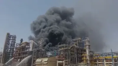 Rajasthan Refinery Blaze: उद्घाटन से ठीक पहले पचपदरा मेगा प्रोजेक्ट में भड़की भीषण आग, पीएम मोदी के कार्यक्रम से पहले सुरक्षा व्यवस्था पर उठे बड़े सवाल