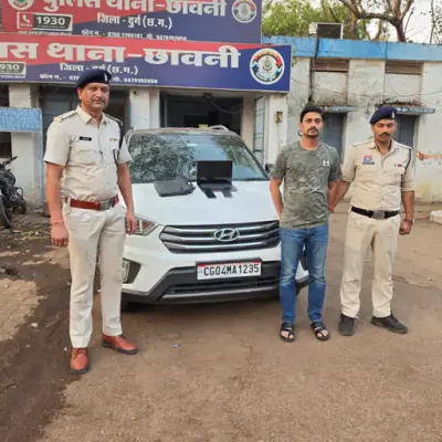 भिलाई में कार बनी ‘सट्टा कंट्रोल रूम’: ऑनलाइन बेटिंग चला रहा आरोपी गिरफ्तार, लाखों के गैजेट्स जब्त