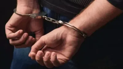 असम में भ्रष्टाचार पर बड़ा प्रहार: रिश्वत लेते रंगे हाथ पकड़ा गया ACS अधिकारी, छापों में मिला करोड़ों का कैश और निवेश का जाल