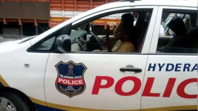 Hyderabad Murder Mystery: मुंह में ठूंसी नोटों की गड्डी, बंधे हाथ-पैर और गायब नौकरानी... रिटायर्ड IPS अफसर की पत्नी की हत्या से दहला जुबली हिल्स