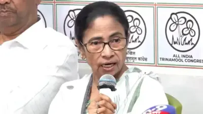 बंगाल में सियासी टकराव तेज: इस्तीफे से इनकार पर घिरीं ममता, महेश जेठमलानी ने उठाए संवैधानिक सवाल