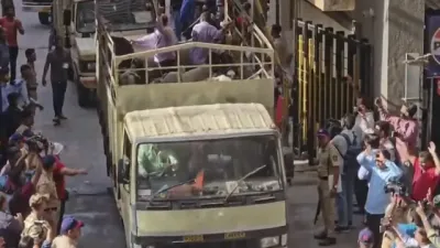 बकरीद से पहले मुंबई में हाई वोल्टेज ड्रामा! सोसाइटी में बकरियों को लेकर बढ़ा तनाव, भारी पुलिस तैनात
