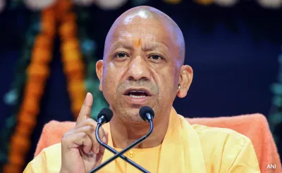 उत्तरप्रदेश के श्रमिकों के लिए खुशखबरी! अब आधार कार्ड से मिलेगा पेंशन, इलाज और बच्चों की पढ़ाई का लाभ