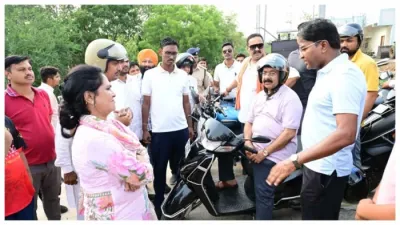 स्कूटी वाले डिप्टी सीएम का संडे सरप्राइज: 5 करोड़ की नाली के लिए बना दी 22.54 करोड़ की सड़क, पूछा- ये हड़प्पा की खोज है क्या?