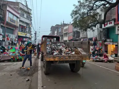 रायपुर में सफाई व्यवस्था ठप होने के कगार पर: भुगतान नहीं मिलने से ठेकेदारों की हड़ताल, 70 वार्ड प्रभावित