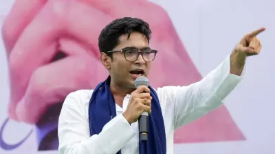 बंगाल की सियासत में फिर हलचल! शिक्षक भर्ती घोटाले की जांच के बीच ED के सामने पहुंचे अभिषेक बनर्जी