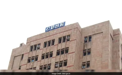 CBSE का बड़ा फैसला! अब नवमी-दसवीं में भी पढ़नी होंगी तीन भाषाएं, दो भारतीय भाषाएं अनिवार्य