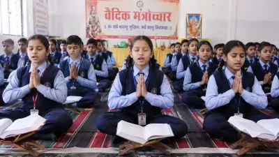 Chhattisgarh School Prayer Row: सरकारी स्कूलों में वैदिक मंत्रोच्चार पर बढ़ा विवाद, मसीह समाज ने कोर्ट जाने की दी चेतावनी