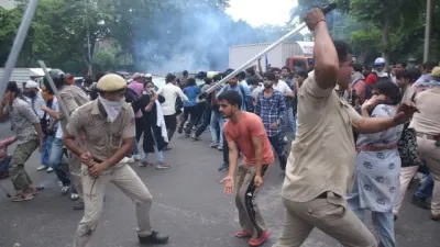 CJP Protest Violence: संसद मार्च में हिंसा के आरोपियों पर दिल्ली पुलिस का बड़ा एक्शन, पासपोर्ट रद्द कराने की तैयारी; पहचान अभियान तेज