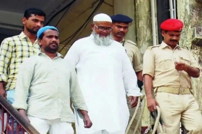 वासेपुर का असली गैंगस्टर अंबिकापुर से फरार: 13 साल से पहचान छिपाकर रह रहा था शब्बीर आलम, धनबाद पुलिस के छापे में भीड़ का फायदा उठाकर भागा