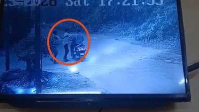 रायपुर में कानून को चुनौती! स्कूटी सवार पर धारदार हथियार से ताबड़तोड़ वार, कैमरे में कैद हुई पूरी वारदात