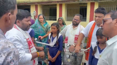 छत्तीसगढ़ में स्कूल में मचा सियासी घमासान! साइकिल योजना पर उठे भ्रष्टाचार के सवाल, रवि भगत को पुलिस ने लिया हिरासत में