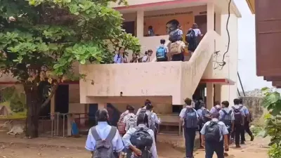 दुर्ग के स्वामी आत्मानंद स्कूल में रहस्यमयी घटनाओं से हड़कंप! 3 दिन में 11 छात्राएं बेहोश, डॉक्टर भी नहीं लगा पा रहे कारण का पता