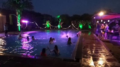 रायपुर में Social Media पर वायरल Pool Party Poster से बवाल! 4999 में एंट्री, लोकेशन सीक्रेट, पुलिस अलर्ट