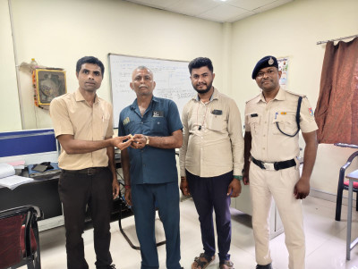 3 लाख की अंगूठी बायो-टॉयलेट में गिरी... रेलवे कर्मचारियों की ईमानदारी ने लौटाई मुस्कान