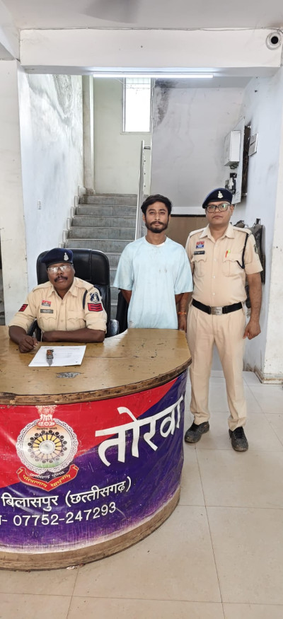 तोरवा पुलिस की गश्त में दो चाकूबाज पकड़े गए, 2 बटनदार चाकू जब्त