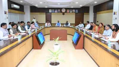 CG Cabinet Decisions: AI मिशन से लेकर BEML प्लांट तक… साय कैबिनेट के बड़े फैसले, छत्तीसगढ़ में 500 करोड़ का टेक्नोलॉजी मिशन और उद्योगों को नई उड़ान