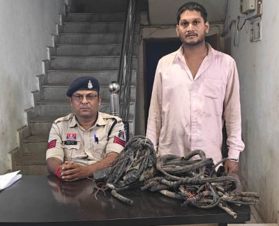 हाईवा से करता था वायर चोरी, 30 हजार के माल सहित आरोपी गिरफ्तार