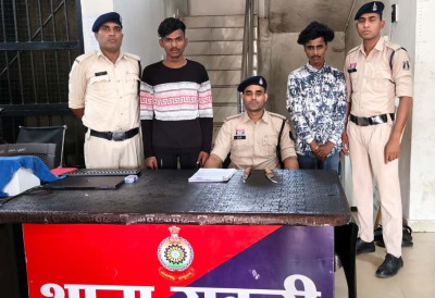 इंस्टाग्राम पर चाकू लहराकर डांस करना पड़ा भारी, वायरल वीडियो के बाद हरकत में आई पुलिस, आरोपियों से दो धारदार चाकू बरामद