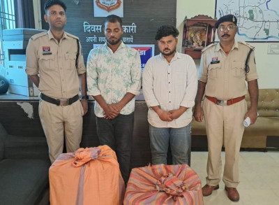 कार की डिक्की से मिले 520 नग प्रतिबंधित कफ सिरप, दो आरोपी गिरफ्तार, 1 कार और 3 मोबाइल फोन भी जब्त