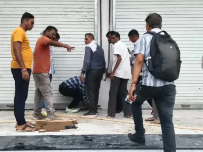 चिल्हाटी और अशोक नगर में अवैध प्लाटिंग पर कार्रवाई, बिना पार्किंग की तीन दुकानें सील, मोपका में तीन मकानों का अगला हिस्सा तोड़ा