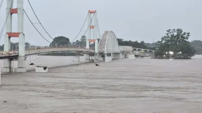 Rajim Flood: 72 घंटे की बारिश से उफनी महानदी, कुलेश्वरनाथ मंदिर का चबूतरा डूबा; संगम में बढ़ा जलस्तर