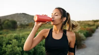 पानी पीकर भी क्यों रहती है कमजोरी? शरीर में इन 5 Electrolytes की कमी पड़ सकती है भारी