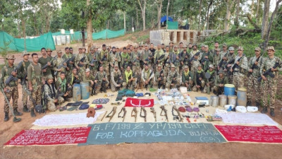 बीजापुर के जंगलों में CRPF का बड़ा ऑपरेशन! 14 नक्सल डंप ध्वस्त, IED-डेटोनेटर समेत हथियारों का जखीरा बरामद