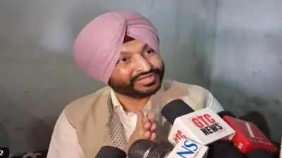Ravneet Bittu Attack: बटाला में अचानक घिरा BJP नेता का काफिला, अंडे-टमाटर और पत्थरों की बौछार का आरोप