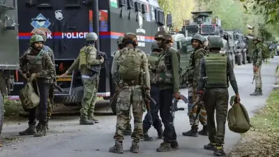 बडगाम के जंगल में सुरक्षाबलों का बड़ा ऑपरेशन, मुठभेड़ में एक आतंकी ढेर; AK राइफल बरामद, दूसरे की तलाश तेज