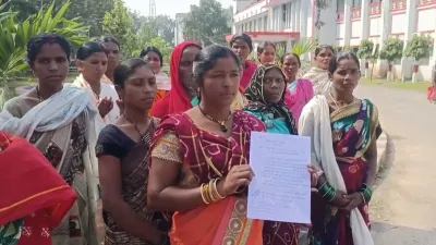 Bastar Flood News: बाढ़ में उजड़े घर, मुआवजे से भी कटी लोन की किस्त! तिरपाल के नीचे रहने को मजबूर परिवार