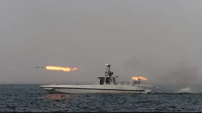 Hormuz Strait Attack: होर्मुज में कुवैती ऑयल टैंकर पर प्रोजेक्टाइल स्ट्राइक, 5 भारतीय सुरक्षित; ओमानी अधिकारियों ने कराया रेस्क्यू