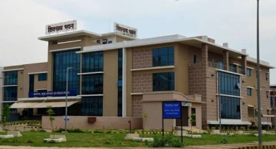जल संसाधन विभाग में 100 करोड़ का घोटाला: हाईकोर्ट के स्टे के बावजूद खुद को अधीक्षण अभियंता बता रहे अफसर, कार्यालय में ही बना लिया मंदिर