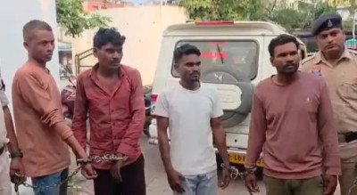 प्रोफेसर का फिल्मी अंदाज में अपहरण, चाकू की नोक पर लूटे पैसे, 48 घंटे में पुलिस ने किया साजिश का पर्दाफाश चार आरोपी गिरफ्तार